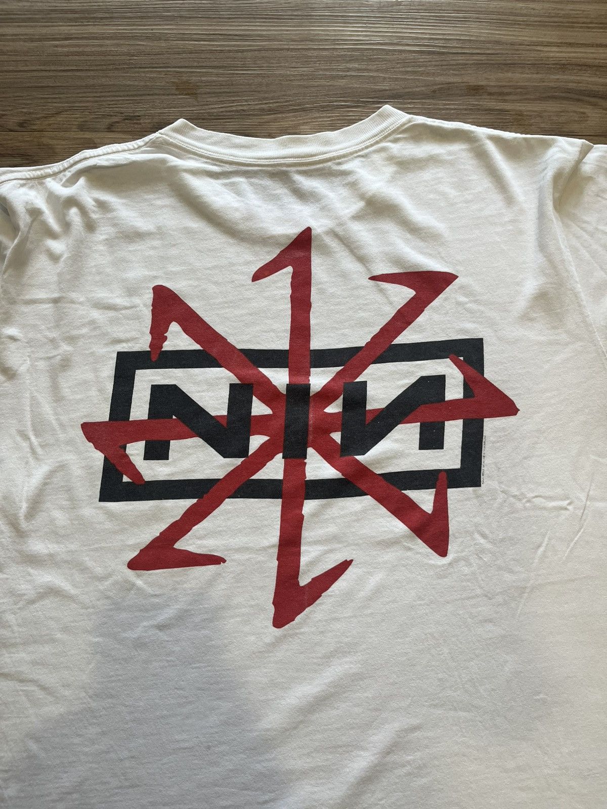 Band Tees vintage 1995 Nine Inch Nails "Devil" tour Size US XL / EU 56 / 4 - 4 Thumbnail