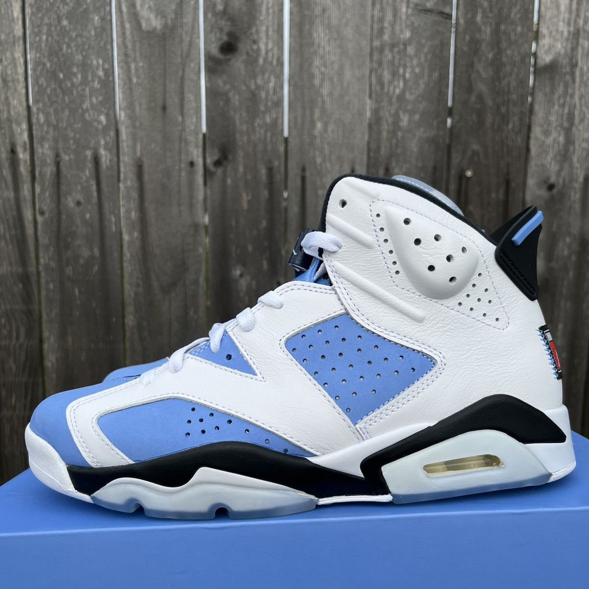 Nike Nike air Jordan 6 UNC size 9.5 Men Size US 9.5 / EU 42-43 - 3 Thumbnail