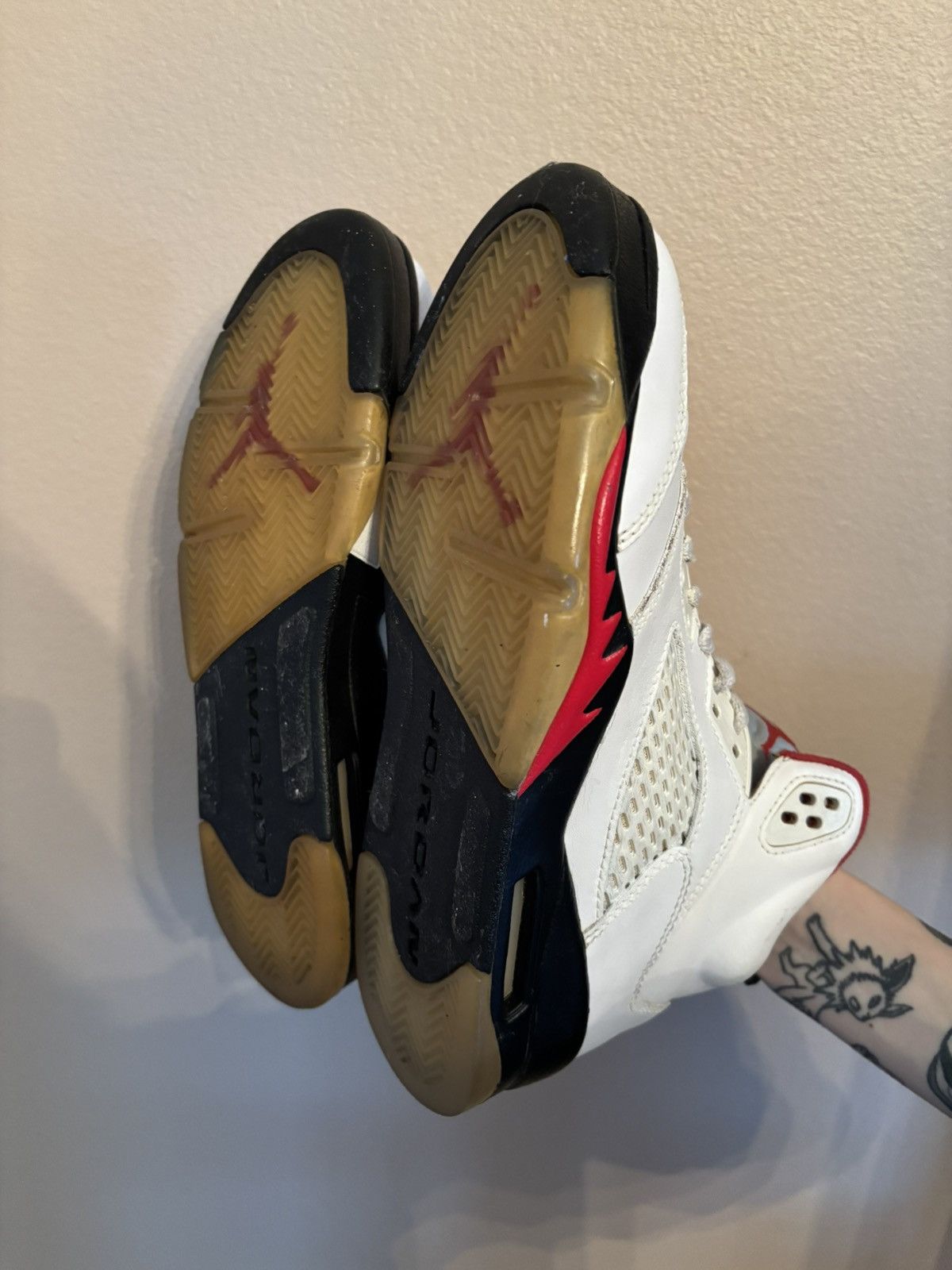 Jordan Brand Air Jordan 5 Retro GS 'White Fire Red' 2013 Size US 5.5 / EU 38 - 5 Thumbnail