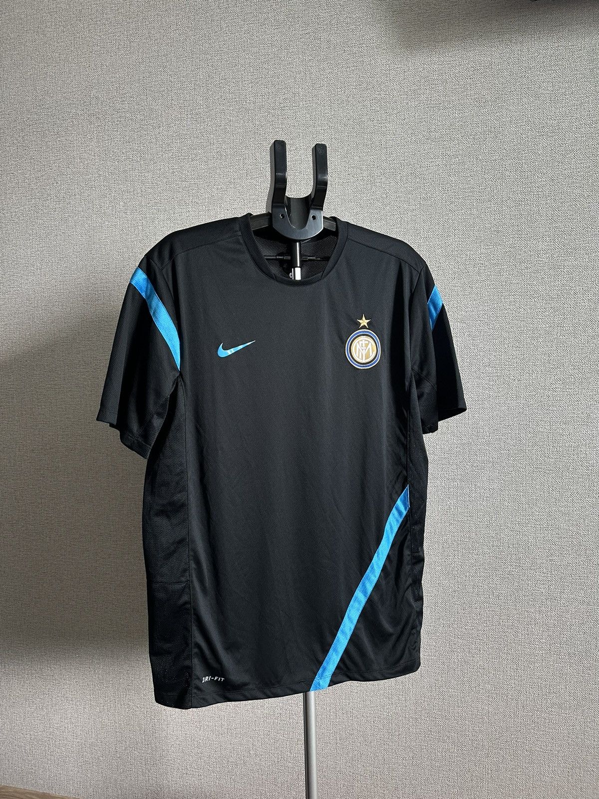 Nike 2010/11 Nike Internazionale Vintage Training Jersey Size US XL / EU 56 / 4 - 1 Thumbnail