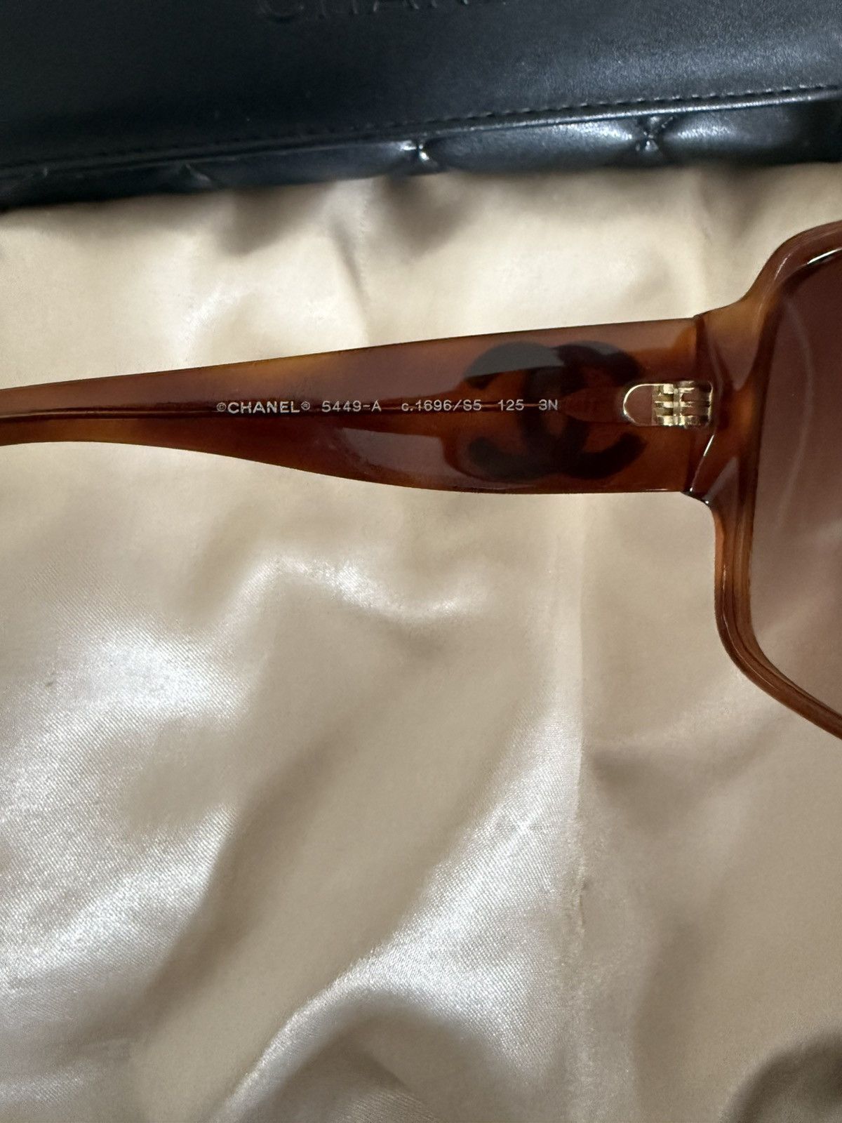 Chanel Chanel Sunglasses Size ONE SIZE - 9 Thumbnail