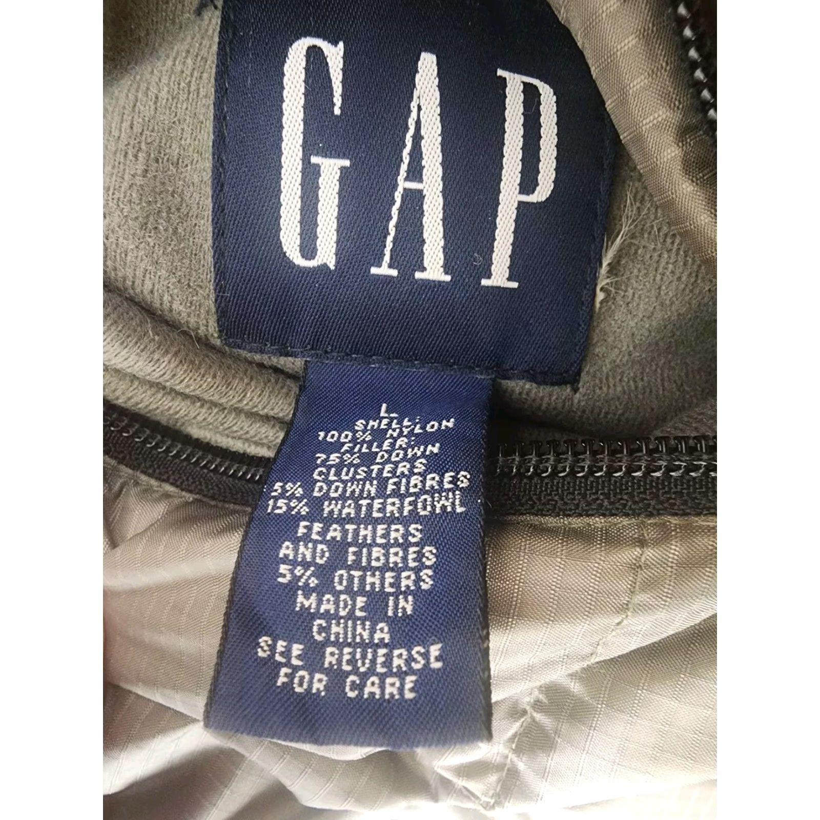 Gap Gap Puffer Vest Full Zip SXL Mens Down Reversible Gray Black Jacket Distressed Size US XL / EU 56 / 4 - 4 Thumbnail