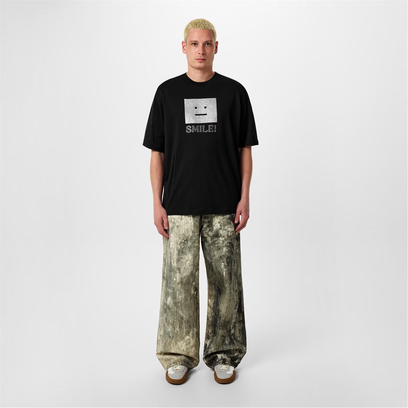 Acne Studios o1g2r1mq0825 Face Logo T-Shirt in Black Size US S / EU 44-46 / 1 - 3 Thumbnail