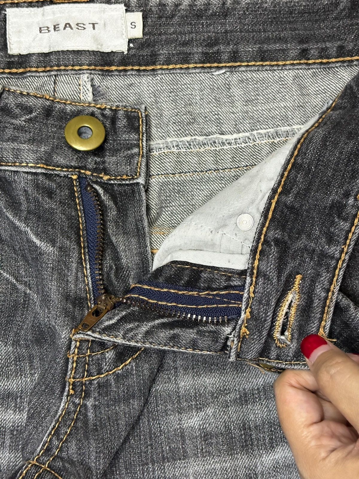 Japanese Brand × Seditionaries Vintage Japanese Brand Faded Wash Studded Ripped Flare Jeans Size 31" - 9 Thumbnail