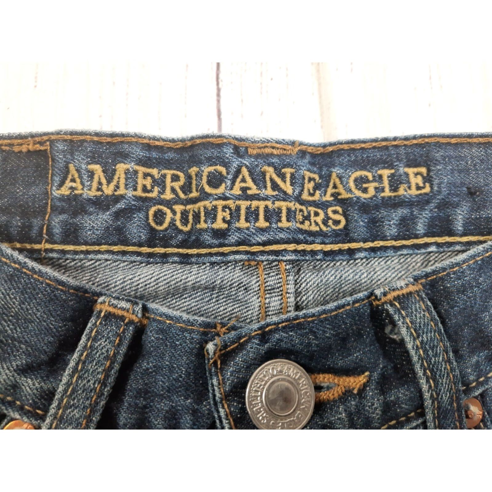 American Eagle Outfitters VINTAGE American Eagle Medium Wash Original Straight Jeans Mens 26x28 26x25 Button Pockets Denim Cotton Blue Regular 90s Theme Size US 26 / EU 42 - 3 Thumbnail