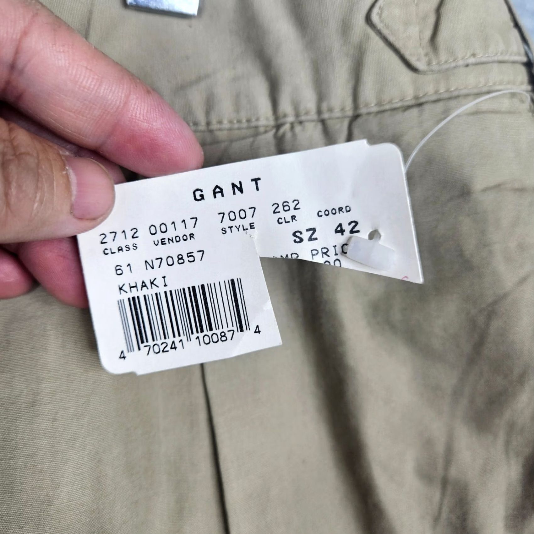 Gant VINTAGE GANT Chino Short Mens 42 Beige Cotton Regular 6in Inseam Button Pockets Logo Adjustable Waist Solid Mid Rise Slim Casual Outdoor 90s Mens Size US 42 / EU 58 - 4 Thumbnail