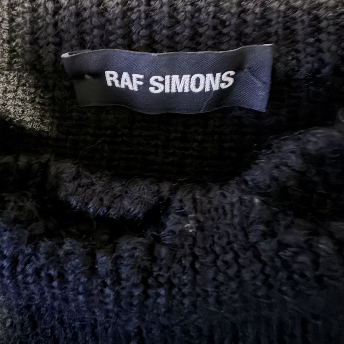 Raf Simons Raf Simons Destroyed Sweater Size US S / EU 44-46 / 1 - 3 Thumbnail