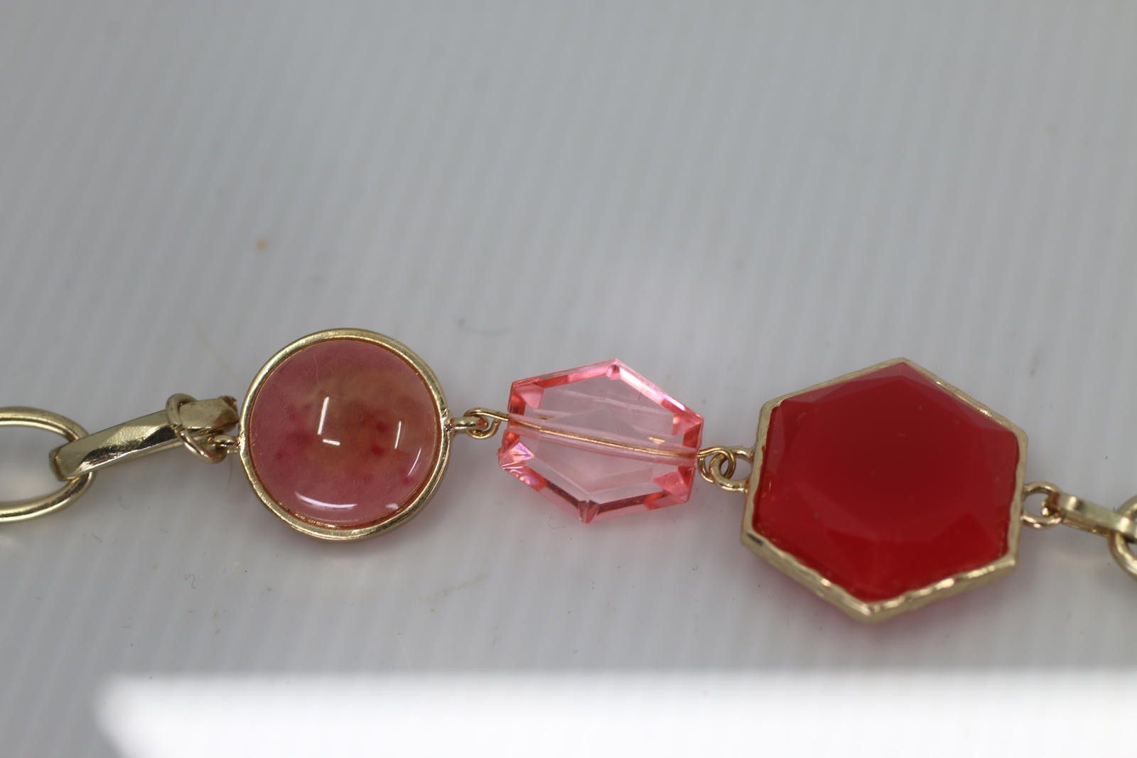 The Unbranded Brand VTG Gold Tone Red Glass Bead Necklace Geometric Stone Chain Size ONE SIZE - 10 Thumbnail