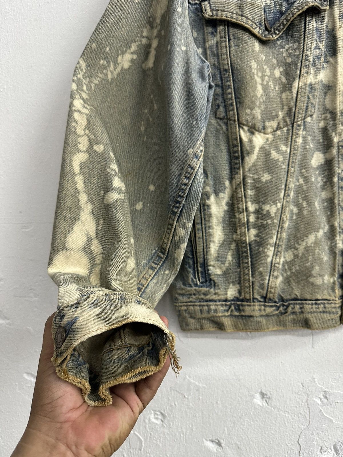 Levi's VTG Distressed Levi's Acid Washed Denim Jacket Size US L / EU 52-54 / 3 - 5 Thumbnail