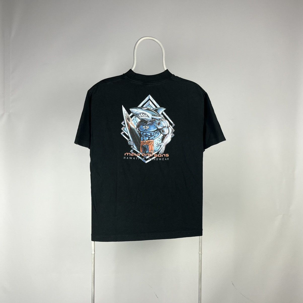 Maui and Sons Vintage Maui And Sons Tshirt 90s shark size Medium Size US M / EU 48-50 / 2 - 1 Thumbnail