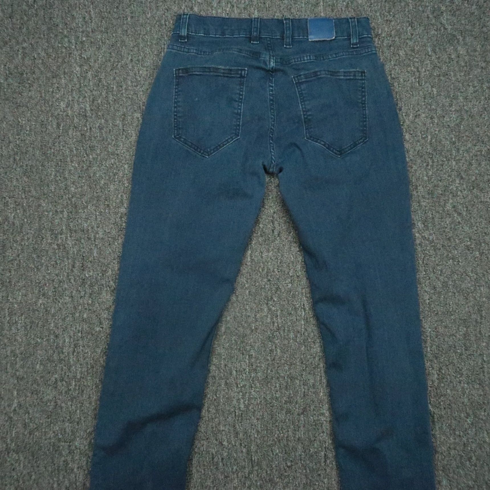 Vintage Mugsy Jeans Men 5-Pocket Straight Style Denim Jeans Blue Medium Wash 31x32 Cotton Polyester Viscose Stretch Regular Fit Belt Loops Machine Washable Size US 31 - 5 Thumbnail