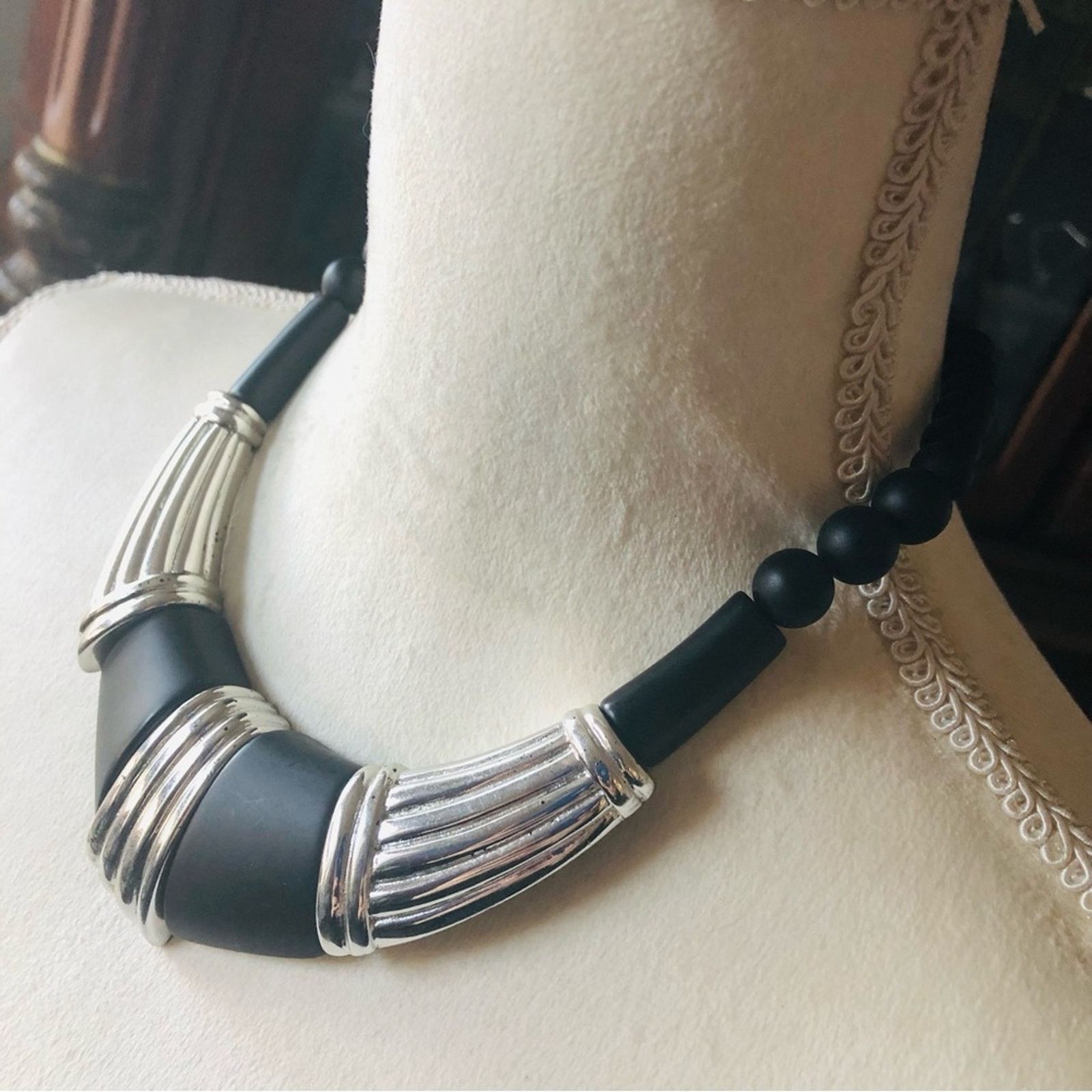 Vintage Vintage 80s bold black and silver statement necklace Size ONE SIZE - 4 Thumbnail