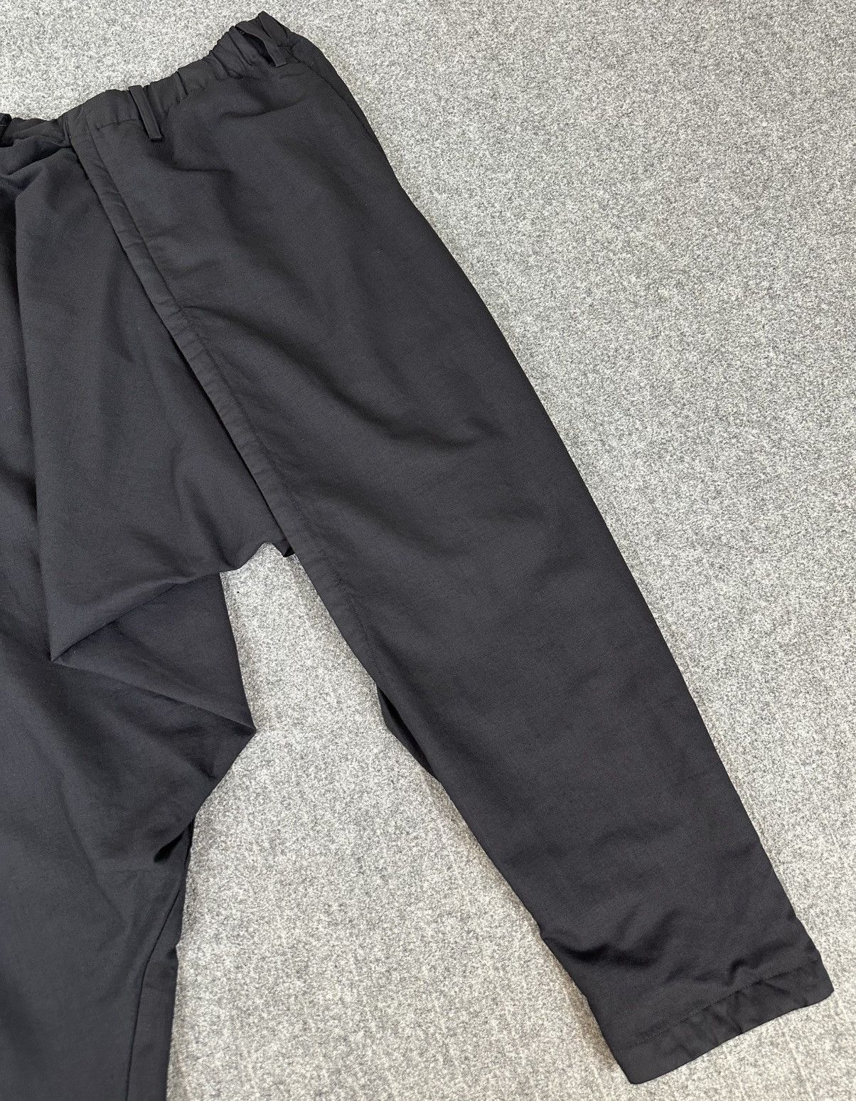 Issey Miyake Issey Miyake - S/S17 Sarouel Asymmetrical Drop Crotch Pants Size US 32 / EU 48 - 15 Thumbnail