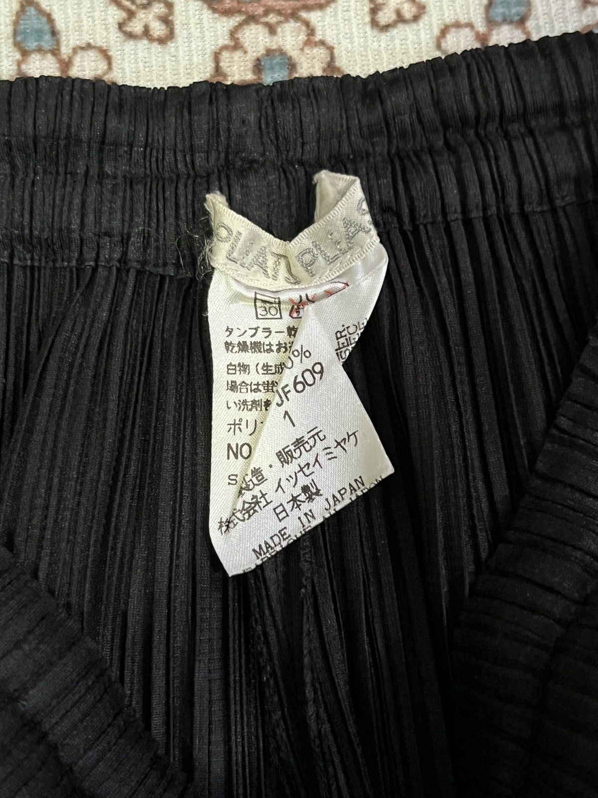 Issey Miyake Vintage Pleats Please Issey Miyake Pleated Straight Trousers Size 30" / US 8 / IT 44 - 5 Thumbnail