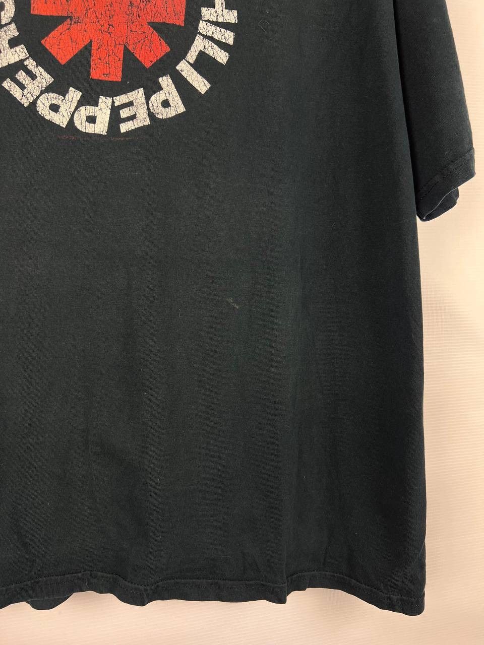 Other Red Hot Chilli Peppers vintage band t-shirt size XL Size US XL / EU 56 / 4 - 8 Thumbnail