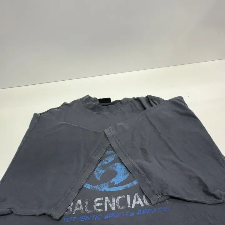 Balenciaga Balenciaga Balenciaga FW23 Distressed Logo TShirt -2507 Size US M / EU 48-50 / 2 - 6 Thumbnail