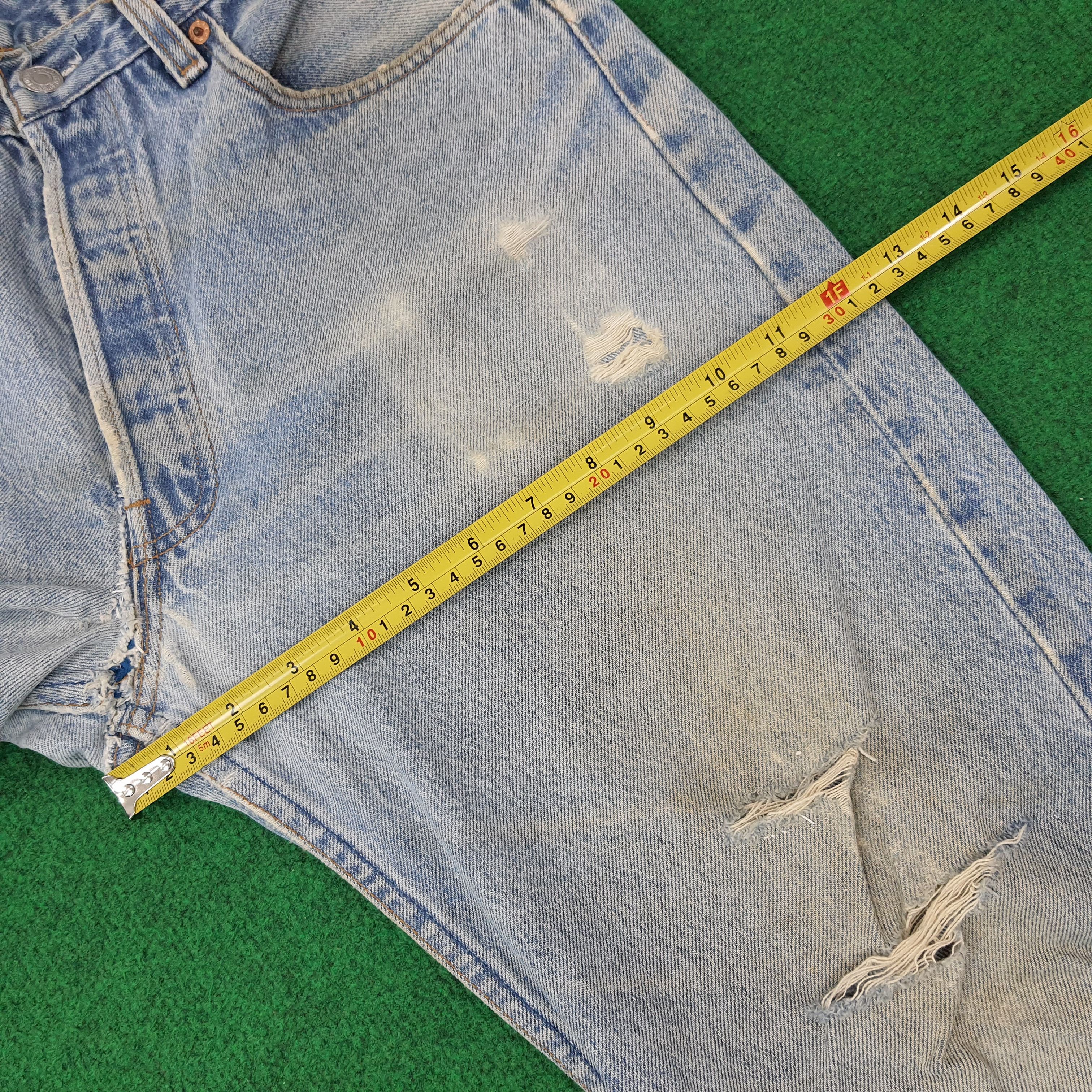 Levi's Vintage Levi's 501 Denim Distressed Style Jeans C252N18 Size US 31 - 13 Thumbnail