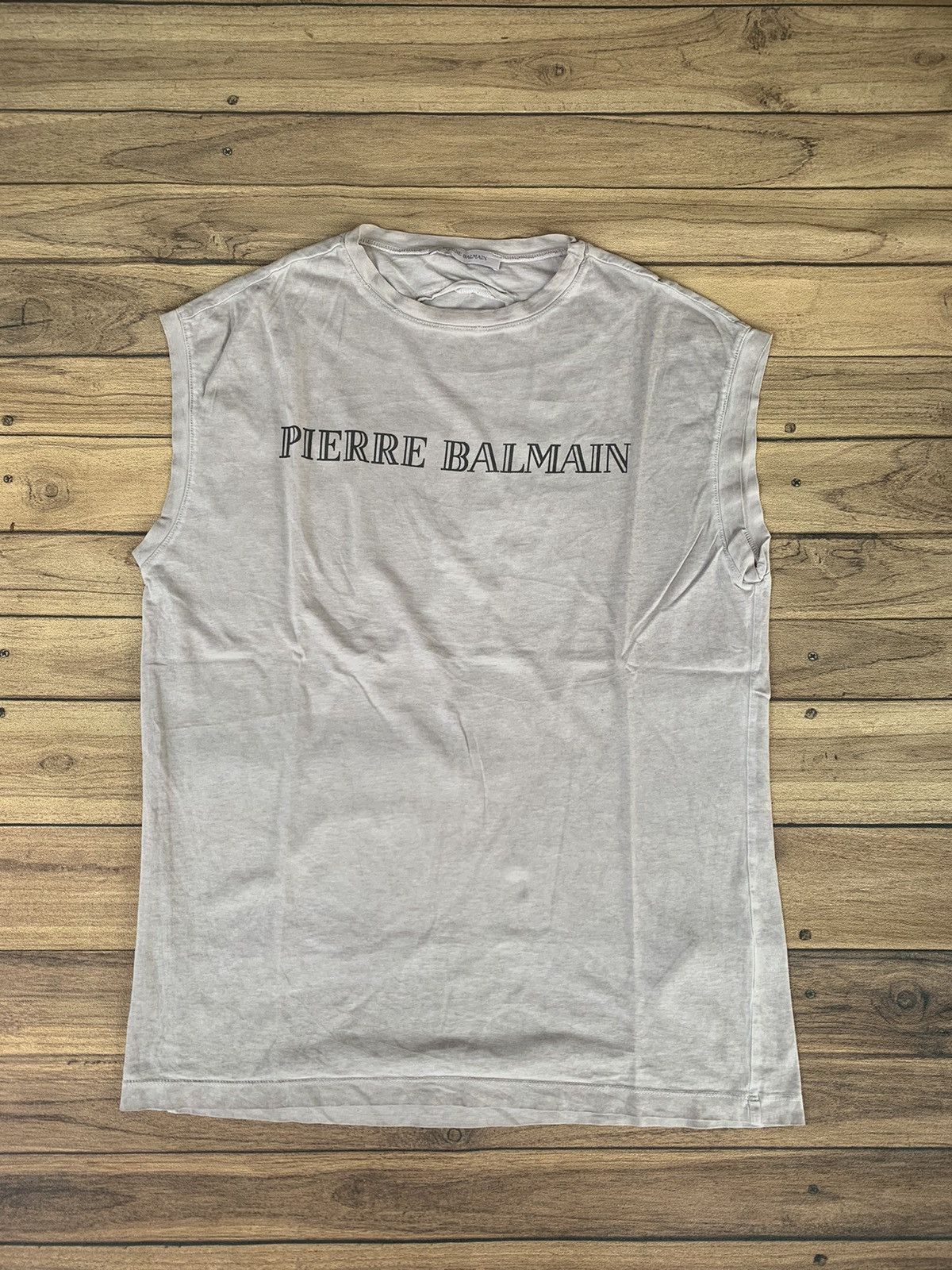 Pierre Balmain Pierre balmain sleevelees print logo Size US L / EU 52-54 / 3 - 1 Thumbnail