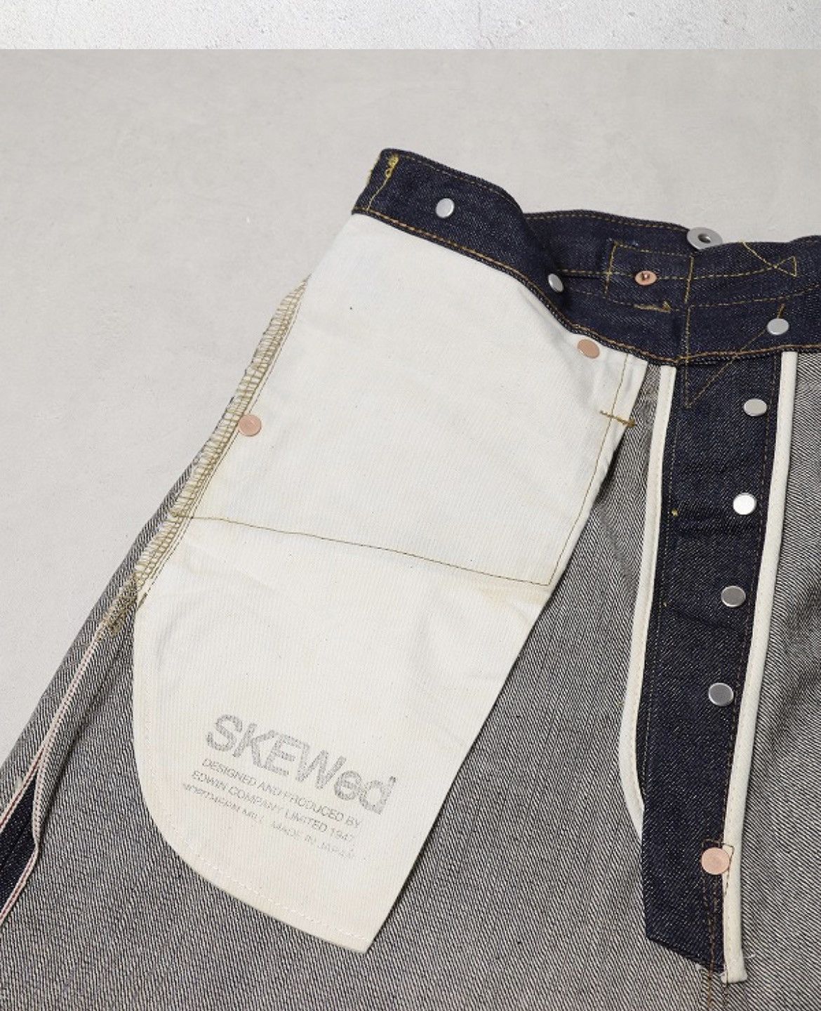 Edwin SKEWed 201 ONE POCKET PANTS EDWIN Size US 32 / EU 48 - 11 Thumbnail