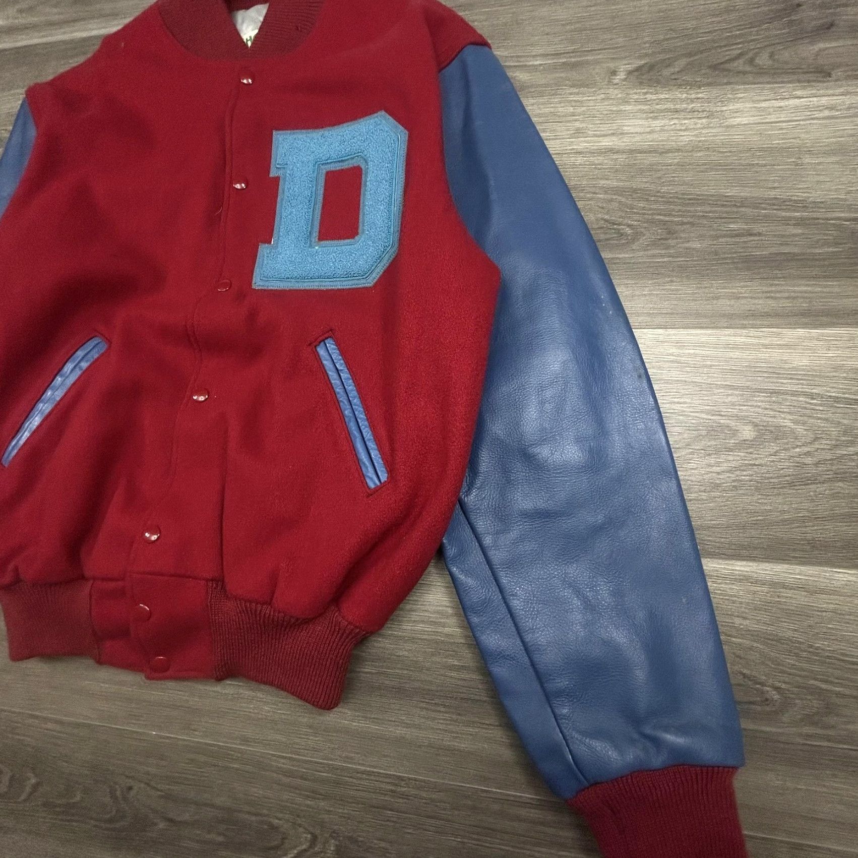 Holloway VINTAGE Holloway Jacket Mens XL 48 Wool Varsity Bomber Red USA Detroit Pistons Embroidered D Patch College Sports School Gridiron Fall Winter Casual Size US M / EU 48-50 / 2 - 3 Thumbnail