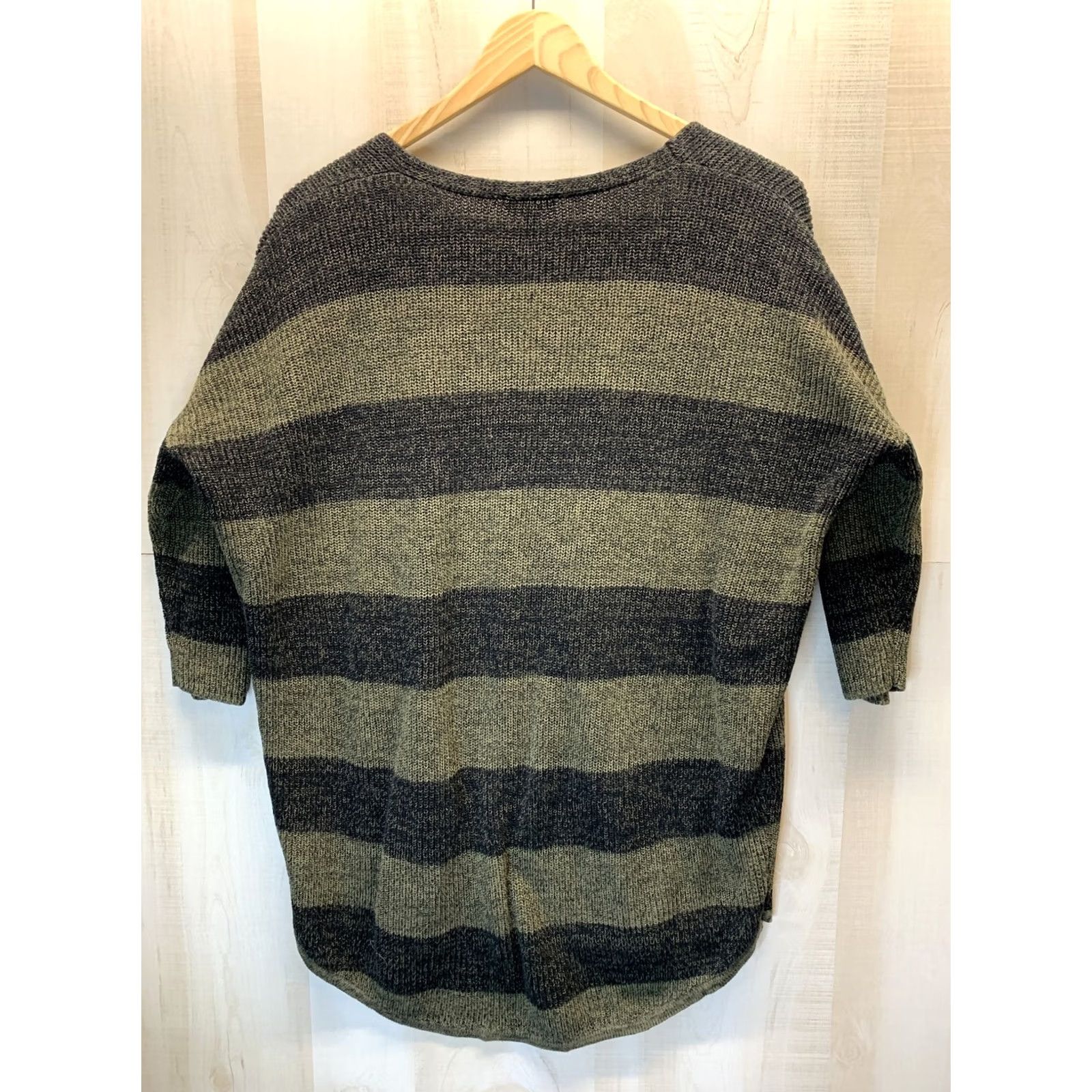 Express Express Women’s M Black/Green Striped Deep V Neck Short Sleeve Sweater Size M / US 6-8 / IT 42-44 - 4 Thumbnail