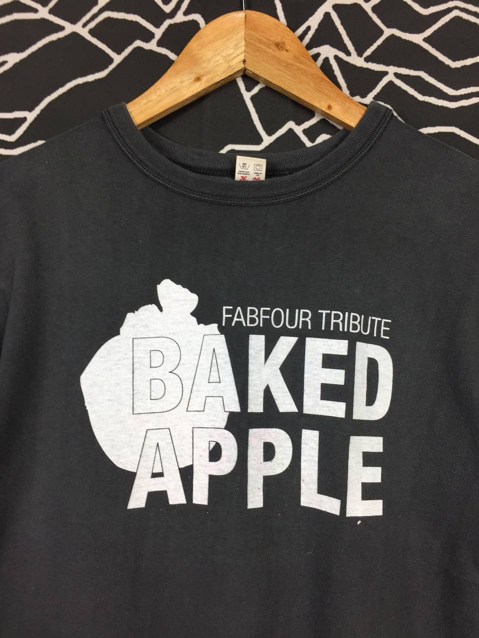Japanese Brand Skull Jeans By An Alchemist Baked Apple Fabfour Tribute Tee Size US S / EU 44-46 / 1 - 3 Thumbnail