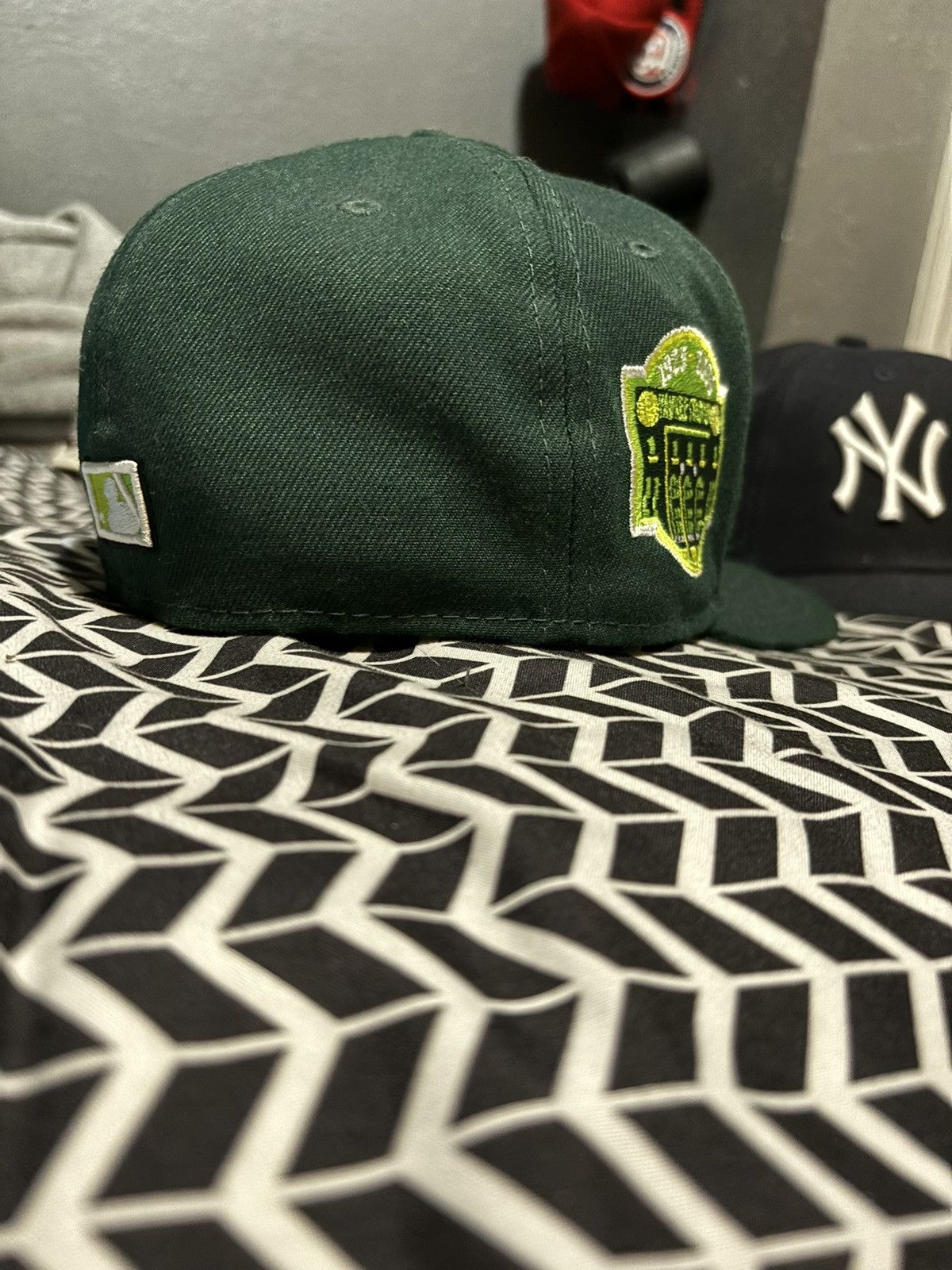 Designer × New Era dark green and lime green ny yankees fitted size 7 Size ONE SIZE - 4 Thumbnail