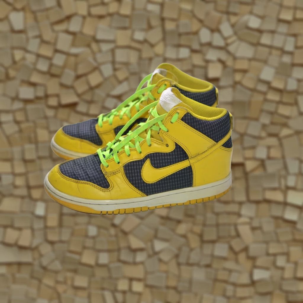 Nike VINTAGE Nike Wmns Dunk High Black Speed Yellow 325203-008 Size US 7.5 Women Sneaker Nike Dunk High Shoes Yellow 90s Womens Size US 9 / IT 39 - 1 Thumbnail
