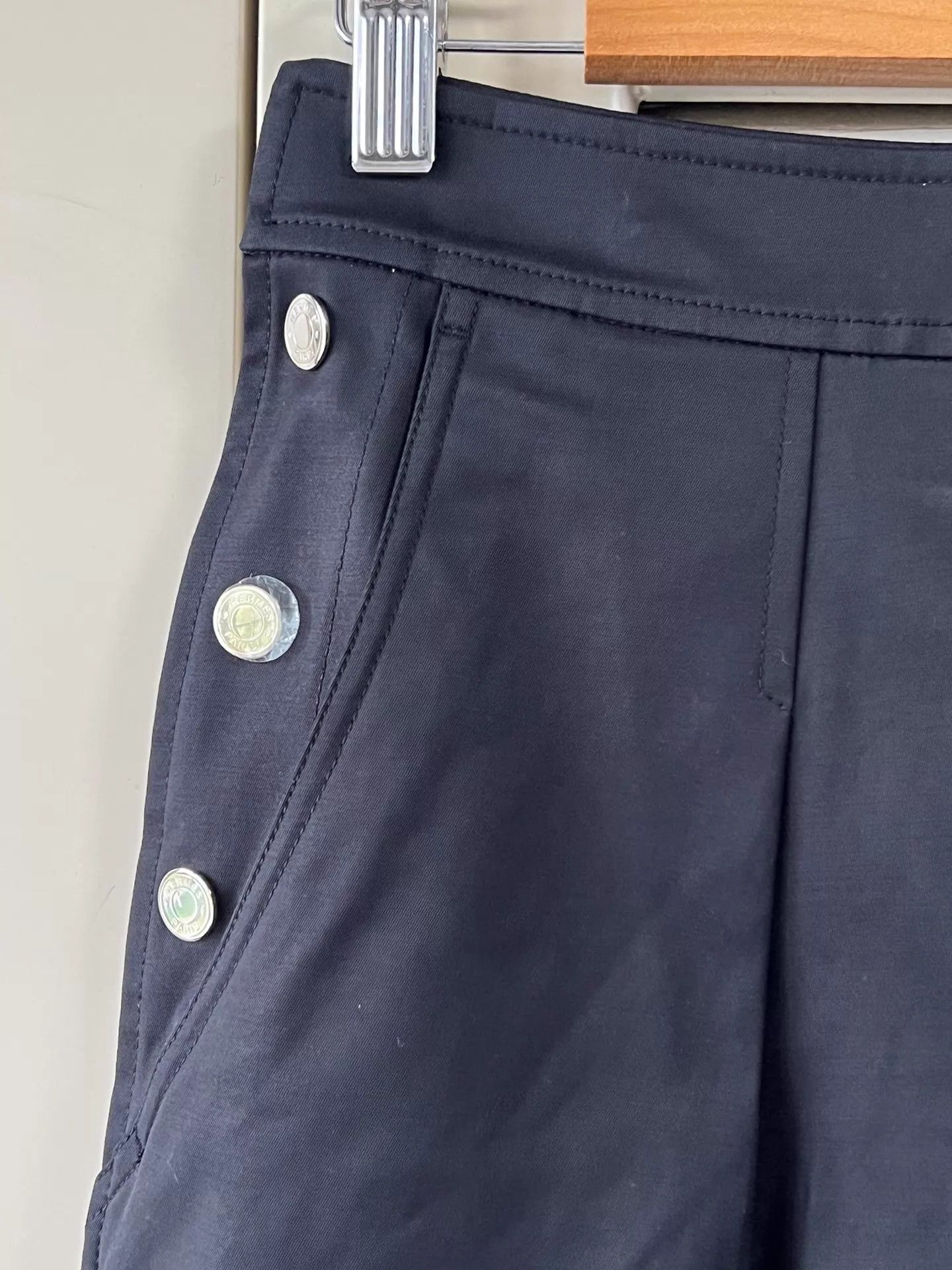 Hermes Hermes Women's Shorts 34 belt & metal buckle Size 25" / US 0 / IT 36 - 3 Thumbnail