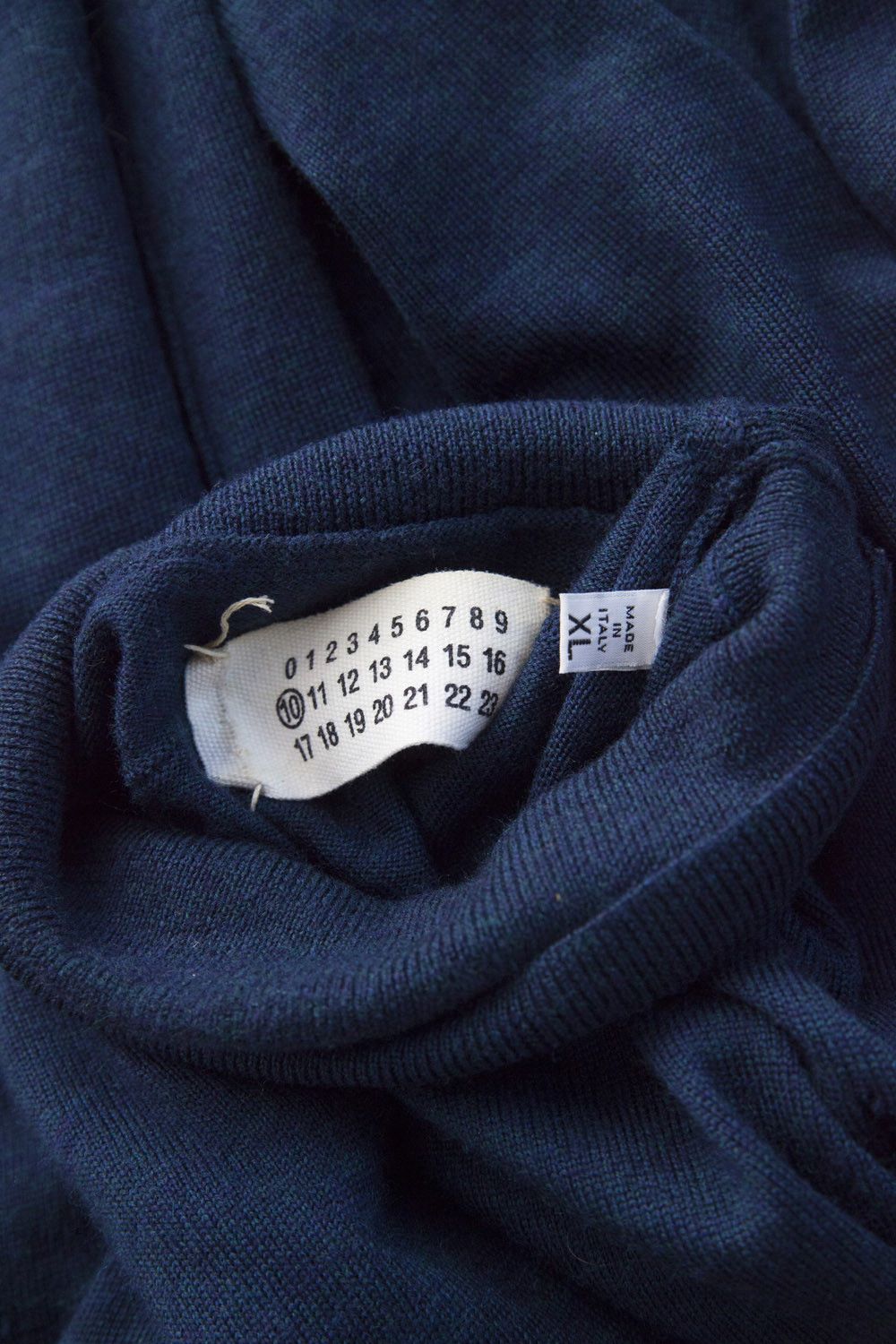 Maison Margiela AW09 wool turtleneck sweater Size US M / EU 48-50 / 2 - 8 Thumbnail