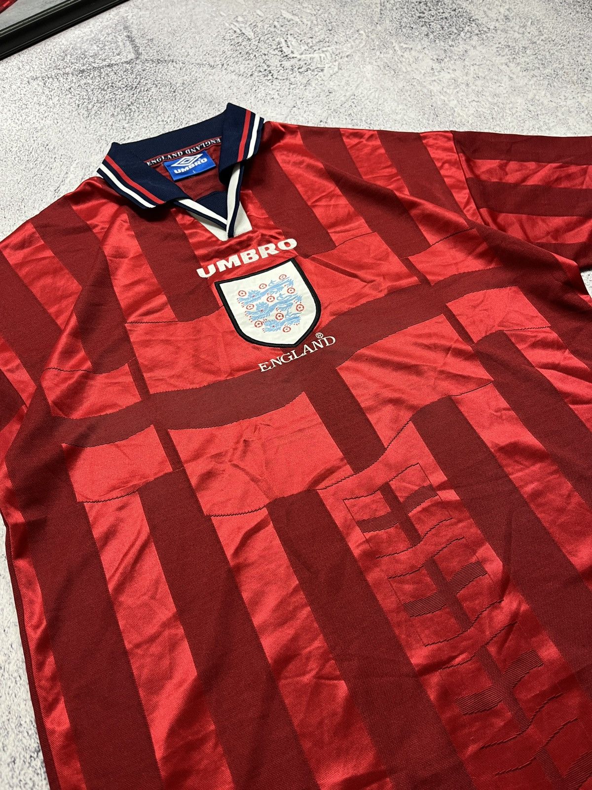 Umbro Vintage Umbro England 1997 Away Retro Soccer Jersey Shirt Size US L / EU 52-54 / 3 - 10 Thumbnail