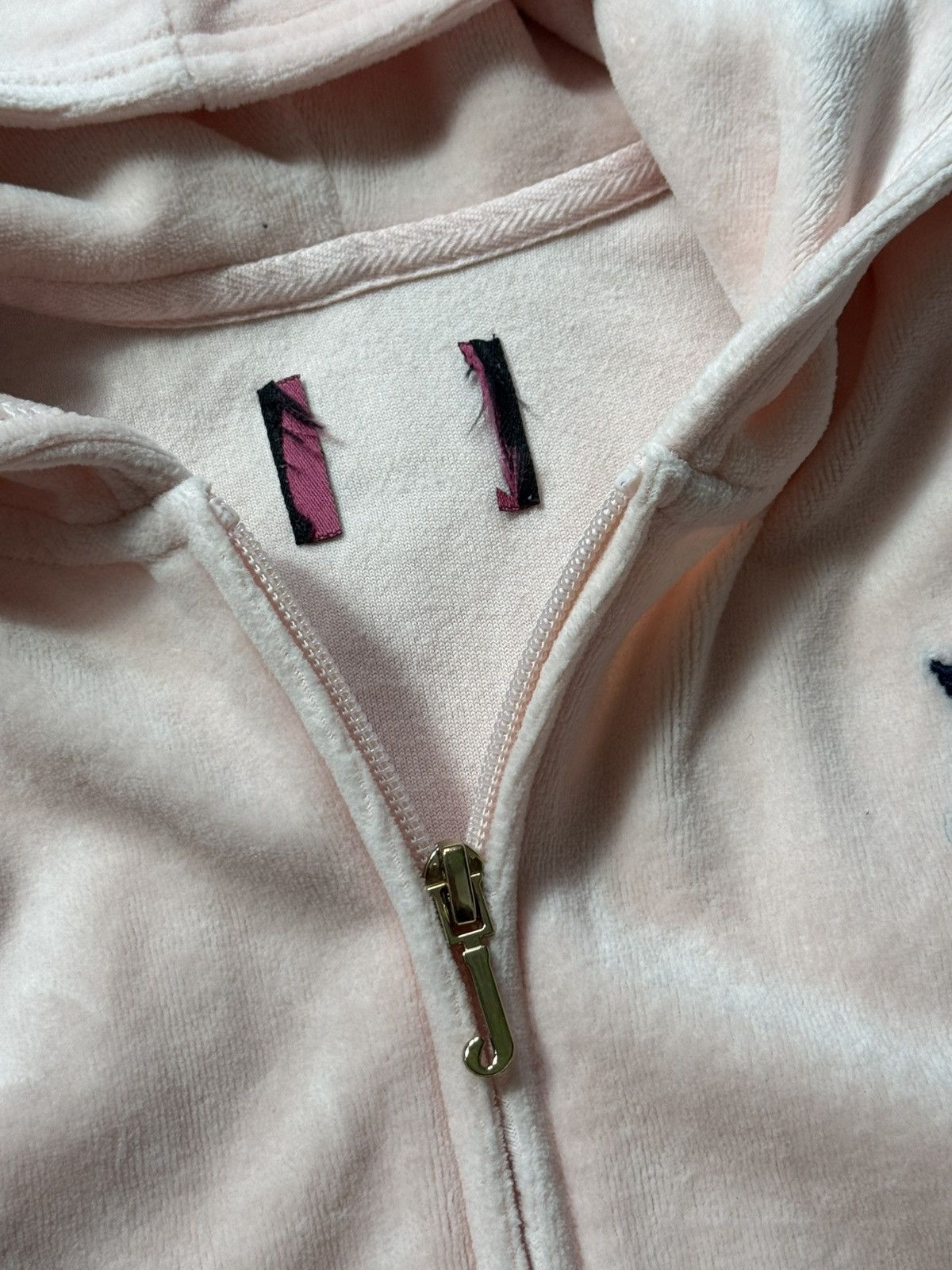 Juicy Couture VINTAGE VELOUR JUICY COUTURE BASIC ZIP UP HOODIE Size XS / US 0-2 / IT 36-38 - 6 Thumbnail