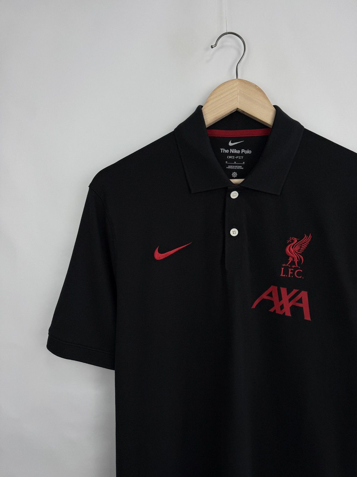 Nike 🏴󠁧󠁢󠁥󠁮󠁧󠁿 24/25 Nike Liverpool LFC AXA Polo T-Shirt Dri-FIT Rare Y2K Size US M / EU 48-50 / 2 - 8 Thumbnail