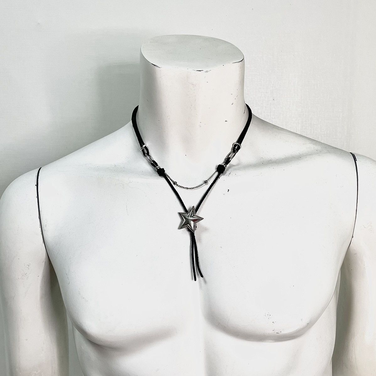 Designer × Jewelry 𝐒𝐓𝐀𝐑 necklace / 🇰🇷 한국 🇰🇷 KOREA designer acc ceace peace Size ONE SIZE - 2 Thumbnail