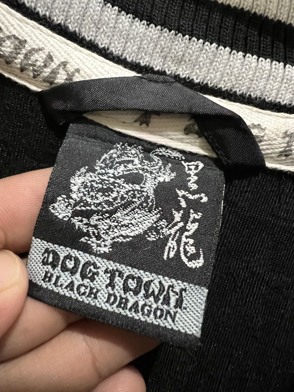 Dogtown Rare DOGTOWN Embossed Velvet Fabric Black Dragon Embroidery Size US XL / EU 56 / 4 - 11 Thumbnail