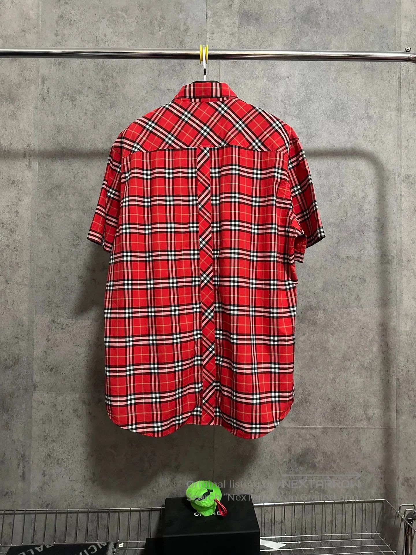 Burberry Burberry Red Plaid Short-Sleeve Shirt. Size US XL / EU 56 / 4 - 5 Thumbnail