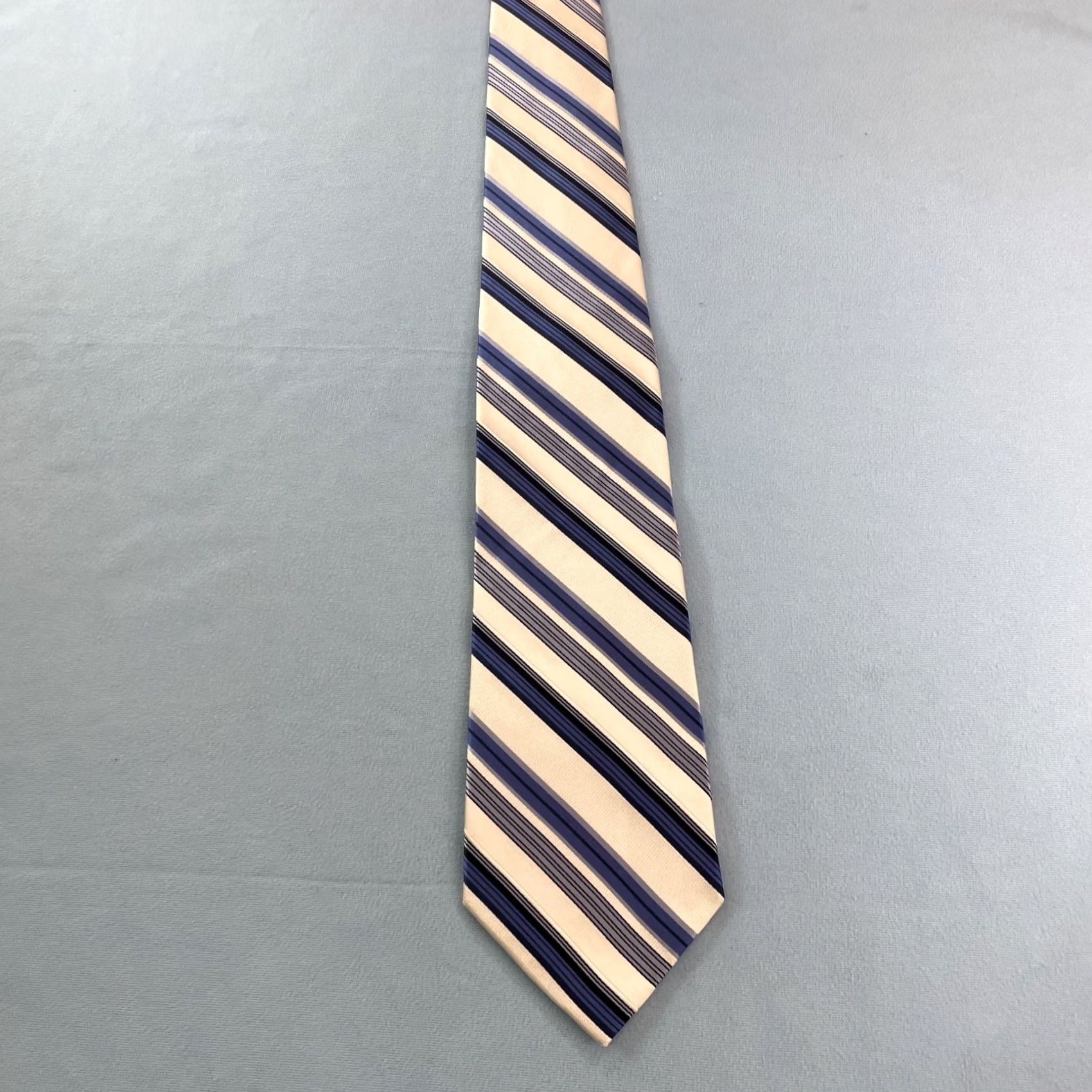 Vintage VINTAGE Bachrach All Silk Tie Repp Tie Striped Necktie Blue White Exec Power Tie 4x61 Cap­sule Wide Necktie Mens Silk Tie Size ONE SIZE - 3 Thumbnail