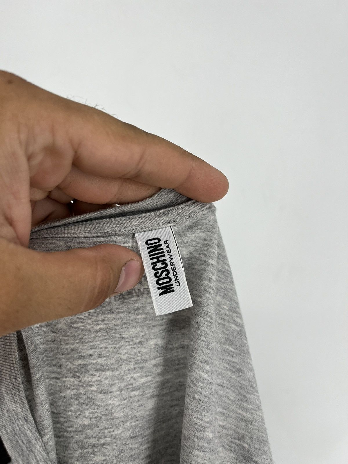 Moschino Vintage Y2K Moschino Blank Tee Shirt Mini logo luxury SizeXL Size US XL / EU 56 / 4 - 9 Thumbnail