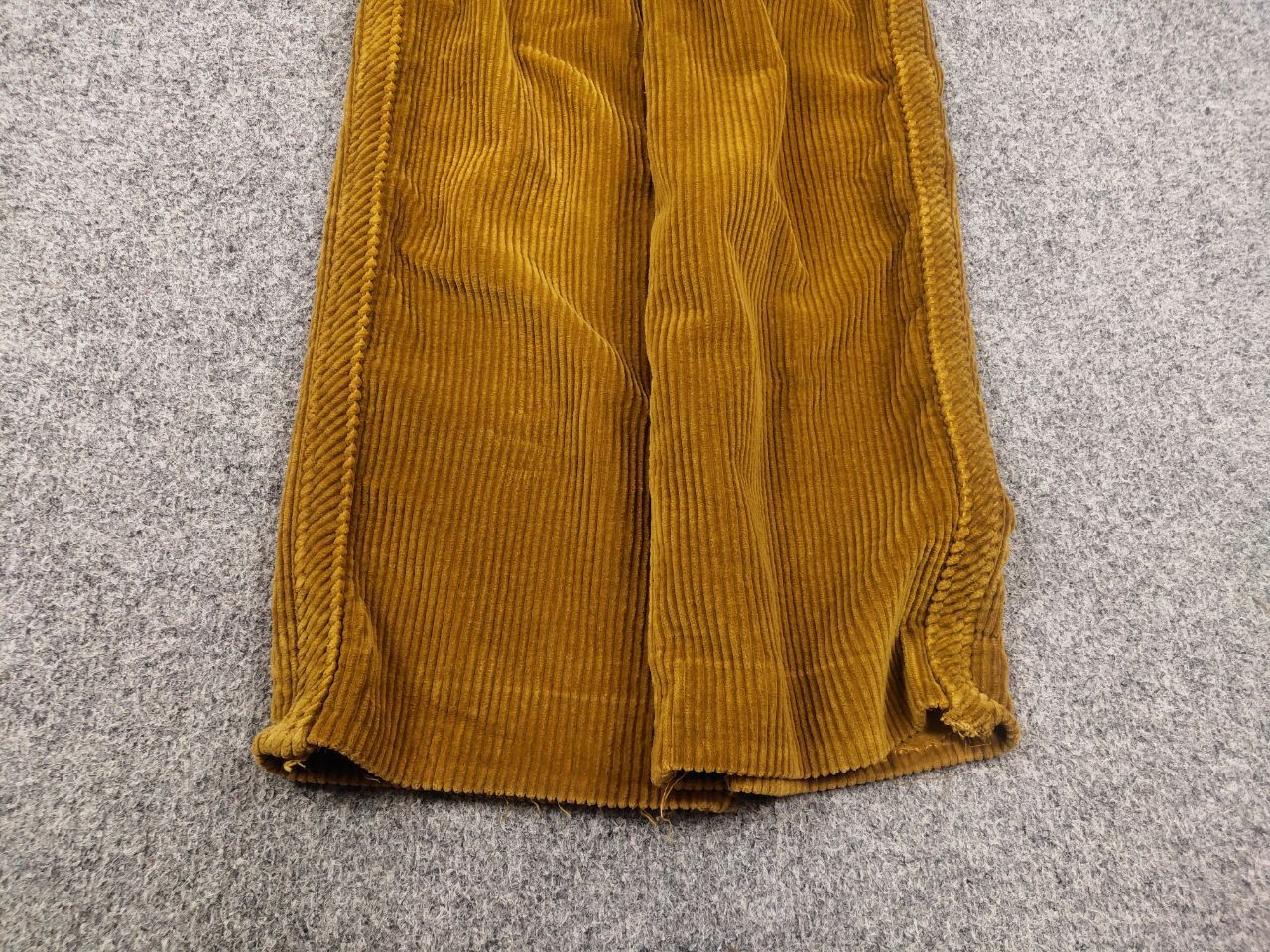 Burberry Burberry Yellow Corduroy Trousers Patch Pockets Baggy Pants Size 30" / US 8 / IT 44 - 5 Thumbnail