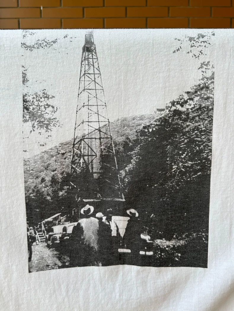 Vintage Vintage T-shirt 90s Independent Oil & Gas Association of Ne Size US XL / EU 56 / 4 - 4 Thumbnail