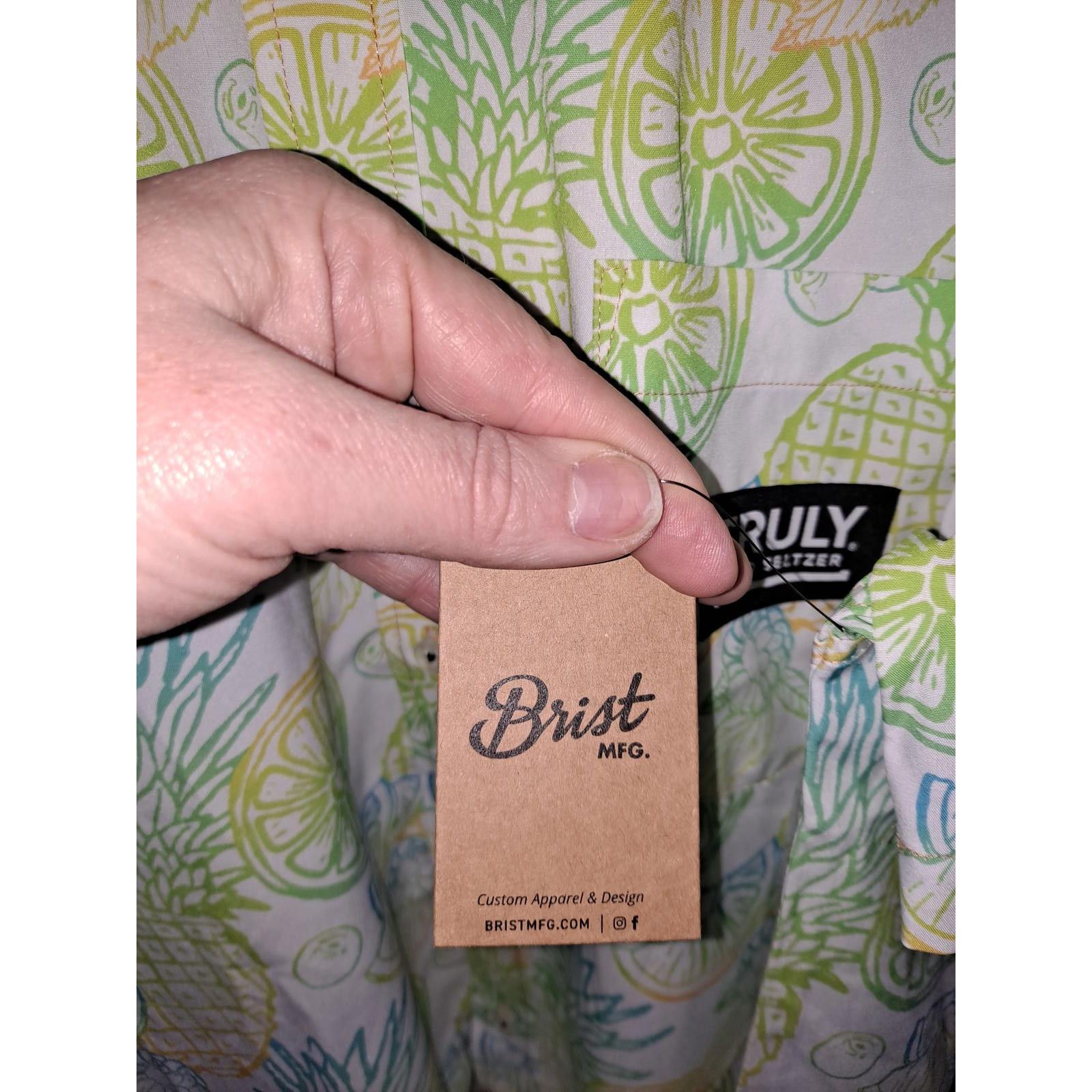 Other New Truly Hard Seltzer Pineapple Button Up Shirt Size Large Size US L / EU 52-54 / 3 - 3 Thumbnail