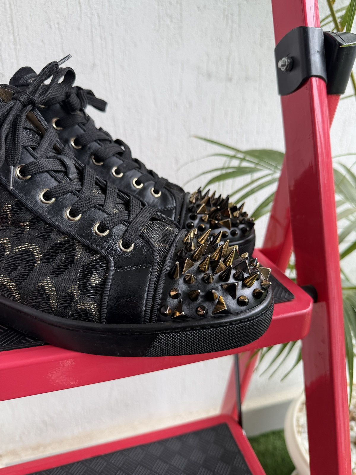 Christian Louboutin louis spike juniour sneakers Size US 9 / EU 42 - 2 Thumbnail