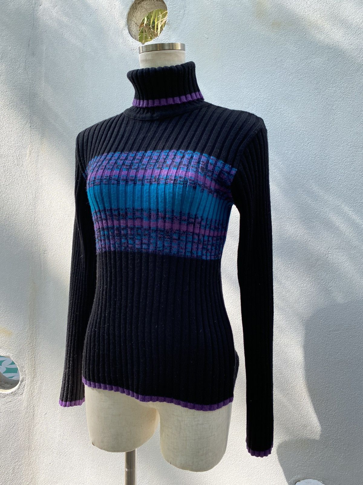 Morgan Homme MORGAN Black Ribbed Turtleneck with Purple-Blue Stripes Size M / US 6-8 / IT 42-44 - 12 Thumbnail