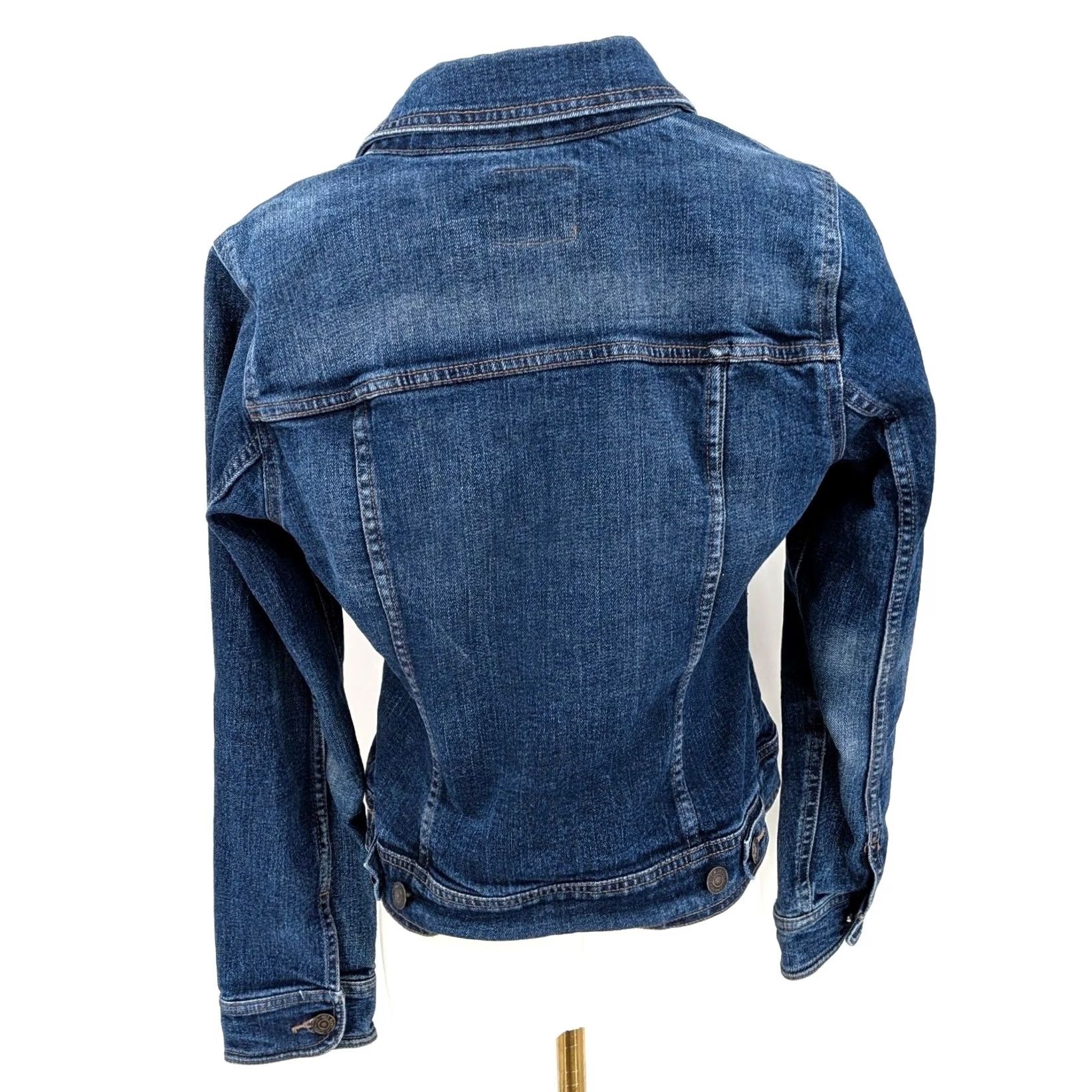 Old Navy Old Navy Classic Denim Trucker Jacket - Small Womens Size S / US 4 / IT 40 - 2 Thumbnail
