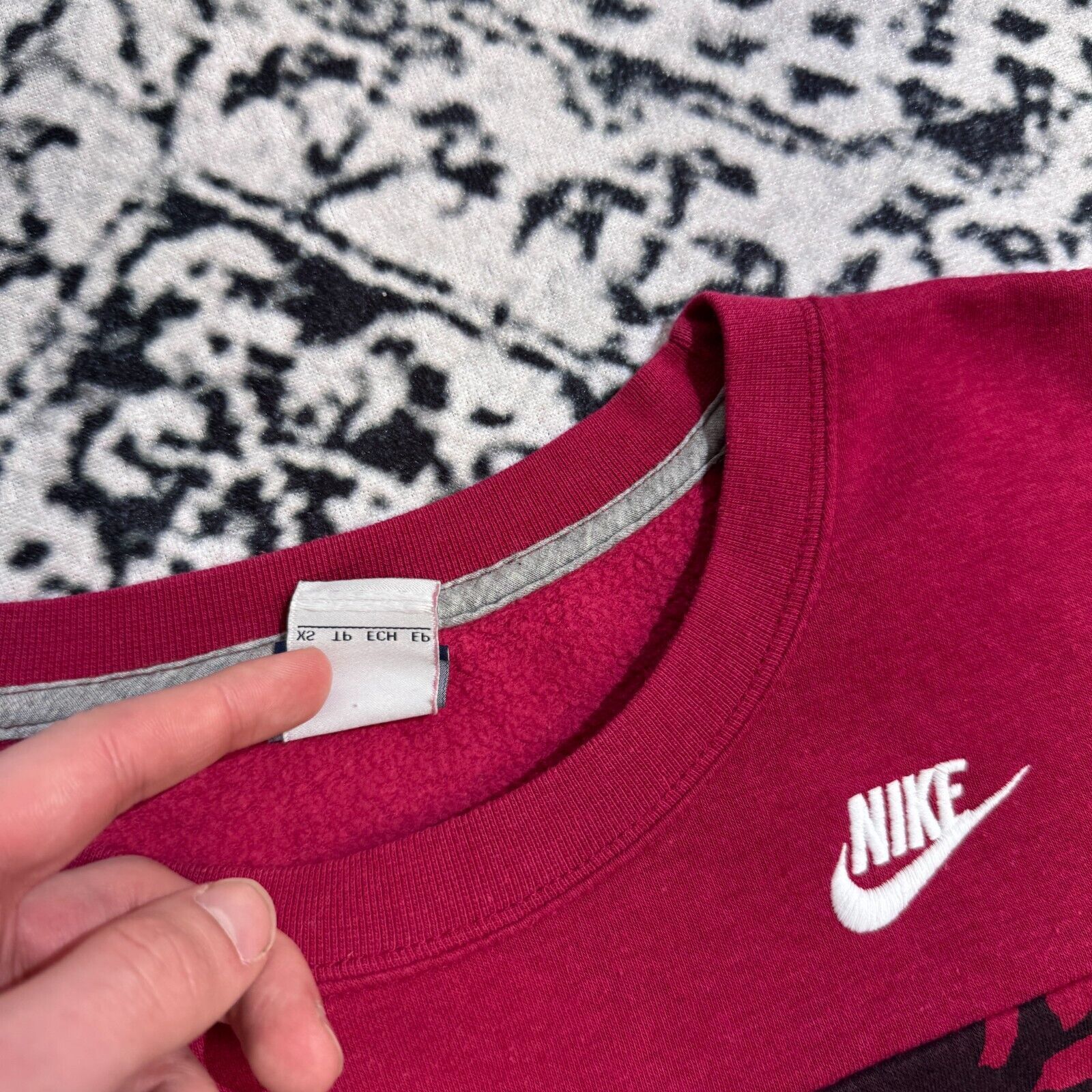 Nike × Vintage Vintage Nike Red Cotton Crewneck Size XS 90s Geometric ACG Size US XS / EU 42 / 0 - 6 Thumbnail