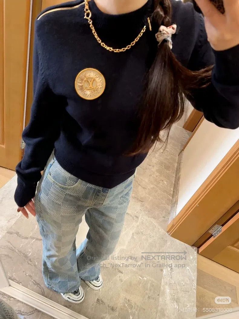 Louis Vuitton Louis Vuitton Cashmere Black Chain Badge Sweater Size US M / EU 48-50 / 2 - 9 Thumbnail