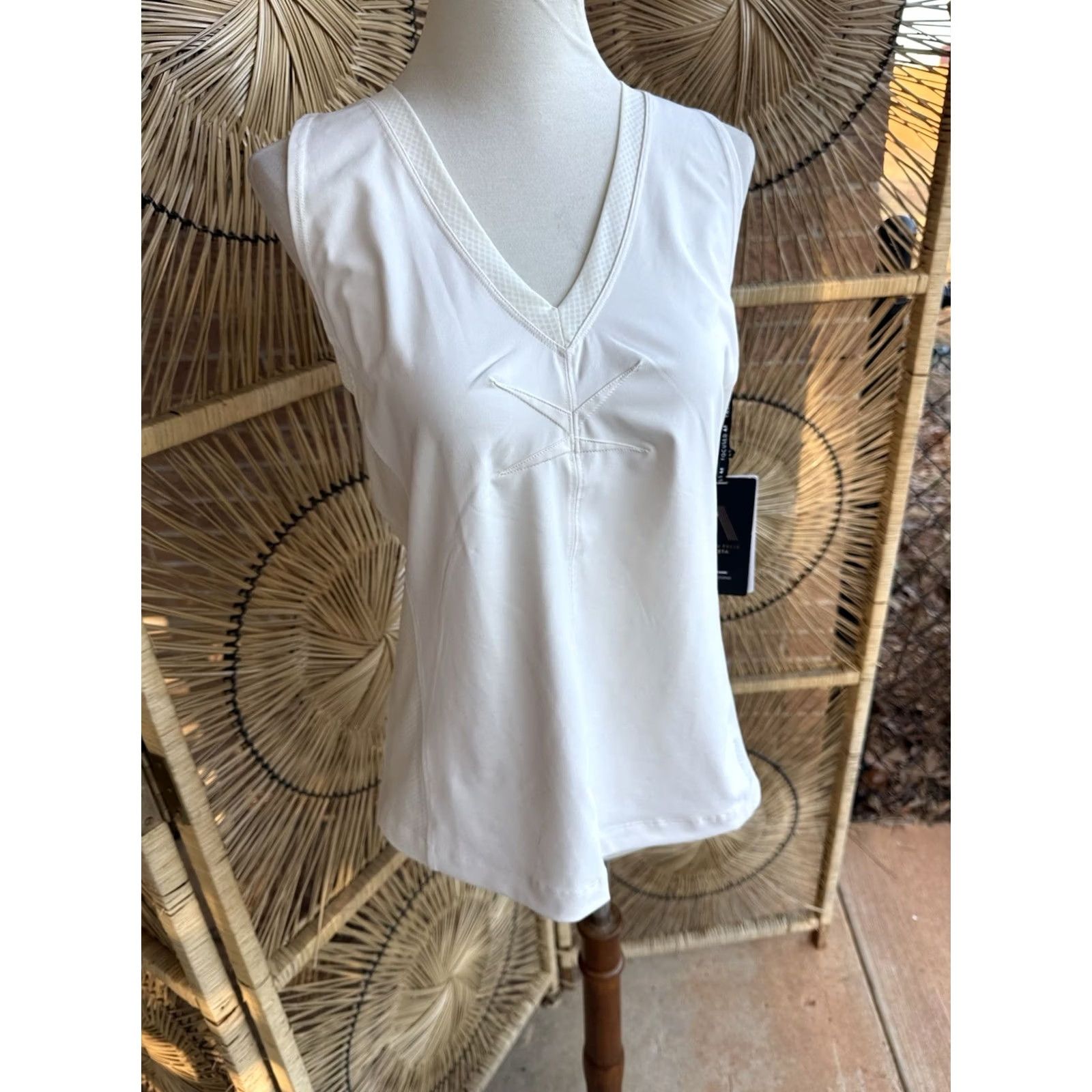 Athleta ATHLETA x Allyson Felix Legend Tank Women L White Racerback Sleeveless V-Neck Pullover Activewear Gym Tank Size L / US 10 / IT 46 - 6 Thumbnail