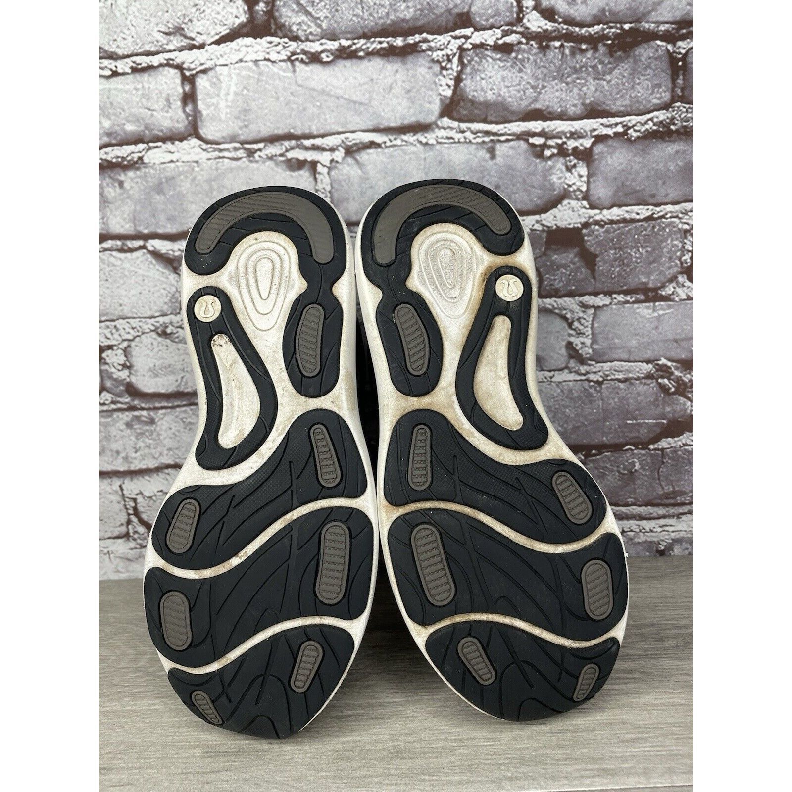 Lululemon Lululemon Black White Chargefeel Workout Low Athletic Sneake Size US 9.5 / IT 39.5 - 19 Thumbnail