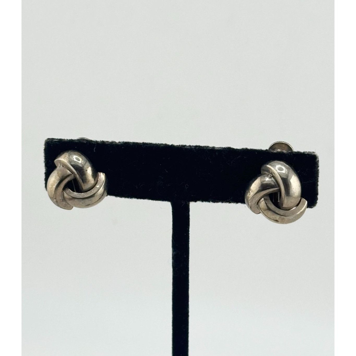 Vintage Vintage silver swirl screw back earrings Size ONE SIZE - 1 Thumbnail