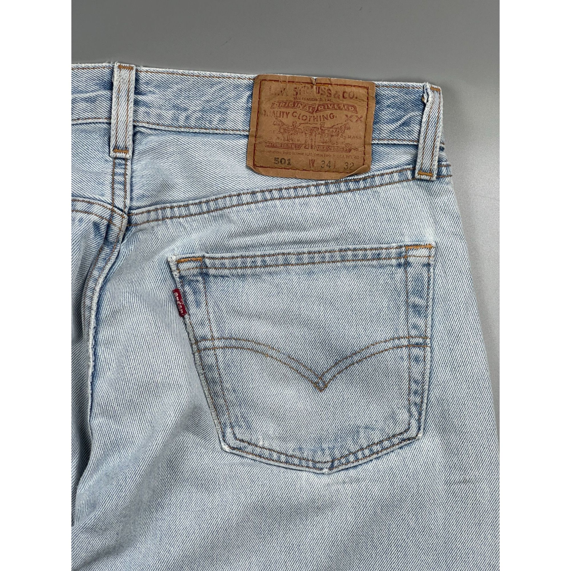 Levi's Levi’s 501 Made in USA Light Wash Denim Jeans Pants (Y0898) Size US 34 / EU 50 - 13 Thumbnail